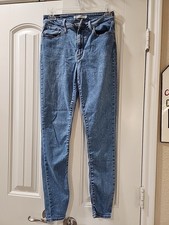 Levi's 721 Women's High-Rise Skinny Jeans Size 28x30 Blue Denim Medium Wash
