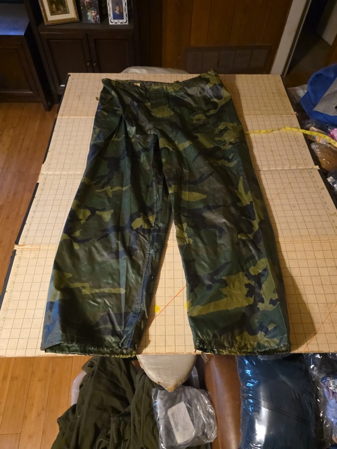 Wet Weather Trousers WOODLAND CAMO Sz L Over Pants, Outdoors, Rain Pants