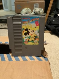 Original Nintendo System NES-001, w/ Cords, 1x Controller, Zapper, Game