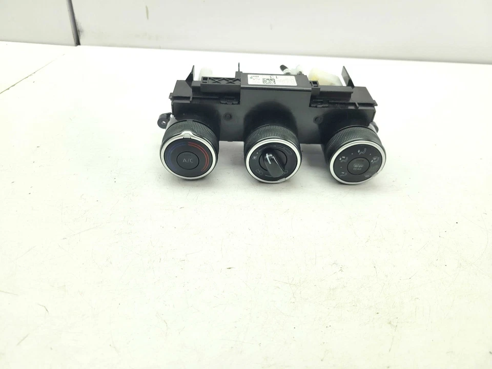 HEATER CONTROL PANEL 55900-0H130 TOYOTA AYGO X 2022 - Image 2 of 4