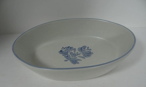 Pfaltzgraff Yorktowne Oval Vegetable Serving Bowl 8" x 6.5" Oven Microwave Safe