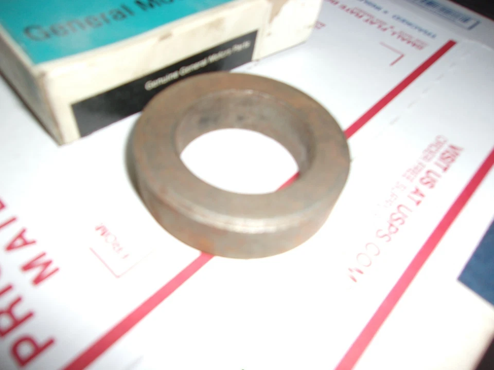 Buick Sport Wagon GS 1966 1968 cojinete de eje retenedor NOS GM 393808 1387941 Foto 2 de 3