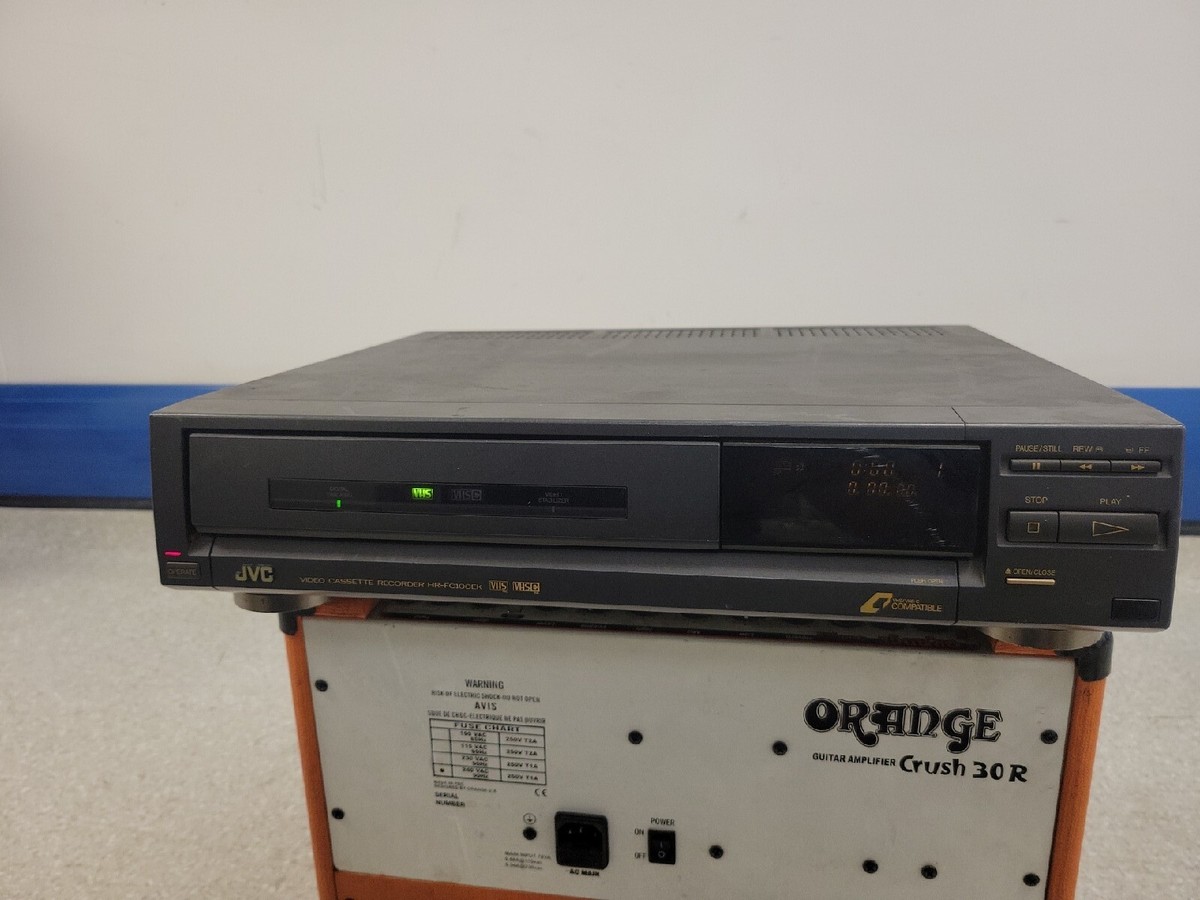 VINTAGE JVC HR-FC100EK VIDEO CASSETTE RECORDER --SPARES OR