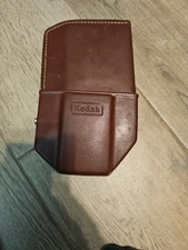 KODAK ZOOM 8 REFLEX MOVIE CAMERA AUTOMATIC F 1.9 LEATHER CASE