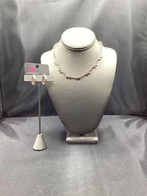 Paparazzi  Bow The Knee  Rose Gold Necklace 