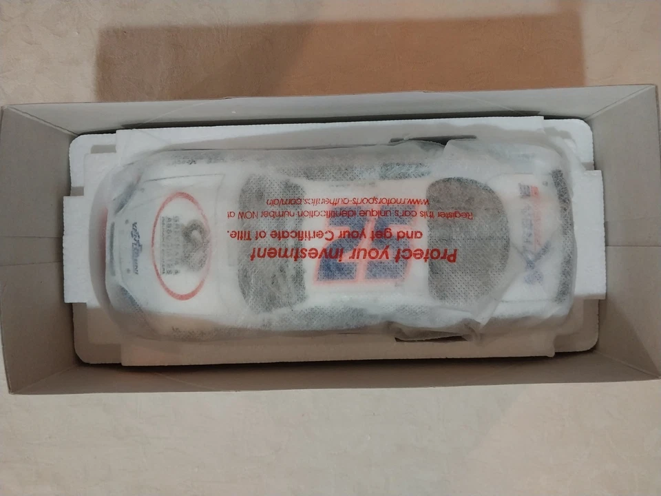 Joey Logano #25 2008 Joe Gibbs Racing Oil 1/24 versión de carreras de novato autografiada Foto 4 de 4