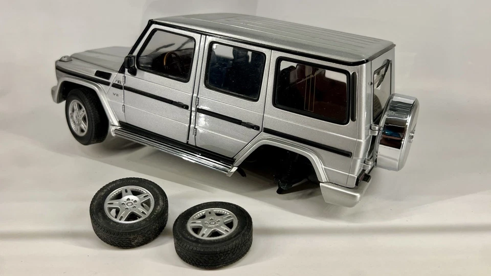 AUTOart Mercedes Benz G-универсал G-500 серебро 1/18 ** запчасти ** читать - Изображение 3 из 4