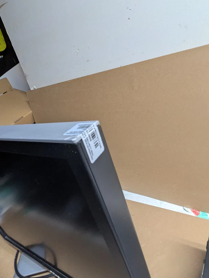 Dell 2007FP UltraSharp 20" LCD Monitor W/ Stand 2007FPb - Tested - Image 3 of 4