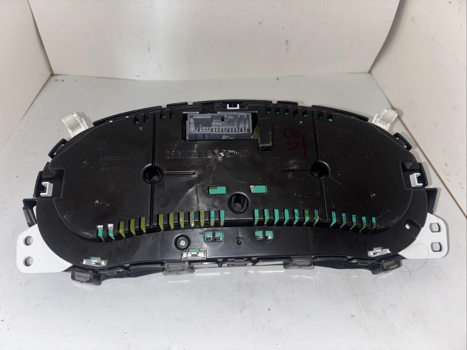 08 2008 Suzuki SX4 cuadro de instrumentos velocímetro fabricante de equipos originales Foto 2 de 2