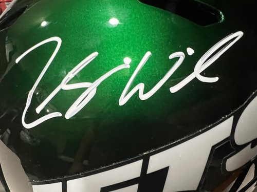 ZACH WILSON AUTOGRAPHED JETS GREEN FULL SIZE REPLICA SPEED HELMET BECKETT - Picture 3 of 5