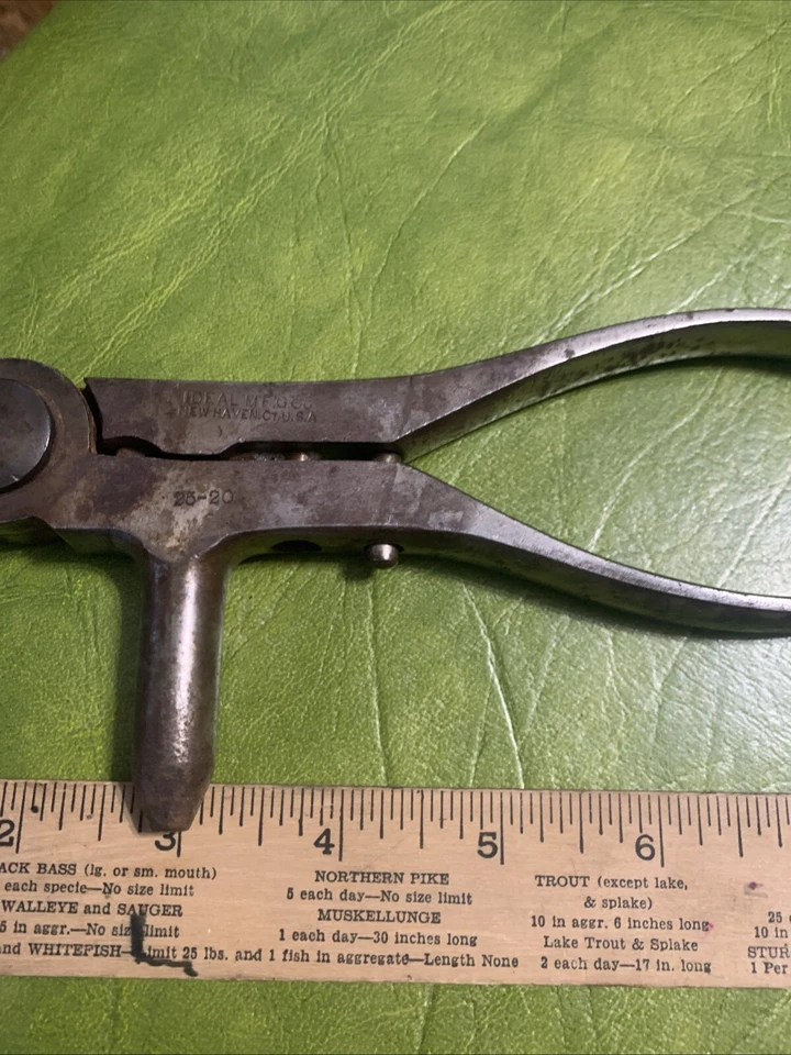 Herramienta de recarga ideal temprana de colección 25-20 molde de bala de un solo disparo New Haven Conn Foto 3 de 4