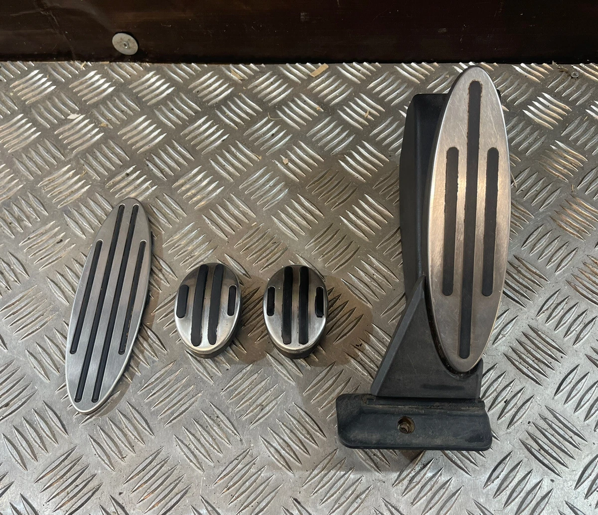 R55 pedals clearance