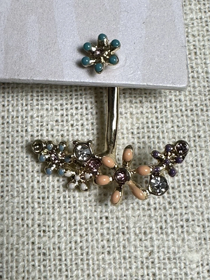 Nuevos Pendientes M&S Color Dorado Tipo Piel Hipoalergénicos Florales Colgantes Pasteles Foto 3 de 4