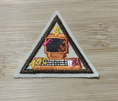 New Retired Girl Scout Brownie Point Click & Go Computer Try-It Badge Triangle