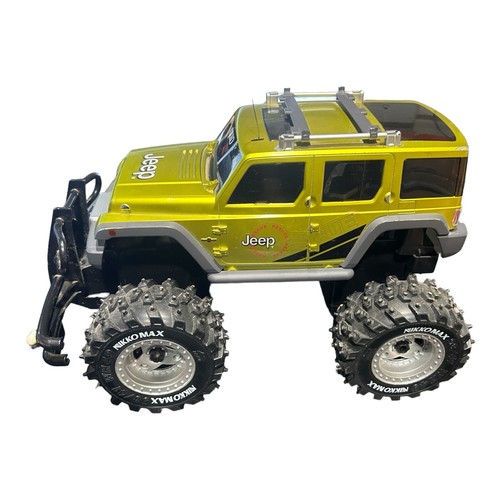 2005 NIKKO GREEN JEEP RESCUE WRANGLER 7.5”W 7”T 11” LONG USED 49hz (Test Video) - Picture 4 of 9