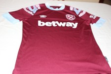 West Ham United 2022/23 T-Shirt Champion Conference League Size M 51x72 cm