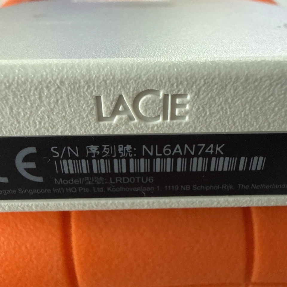 4TB USB-C 3.1 LaCie Rugged LRDOTU6 ST4000LM024 Orange 157 Stunden Disk-Info Top - Bild 4 von 4