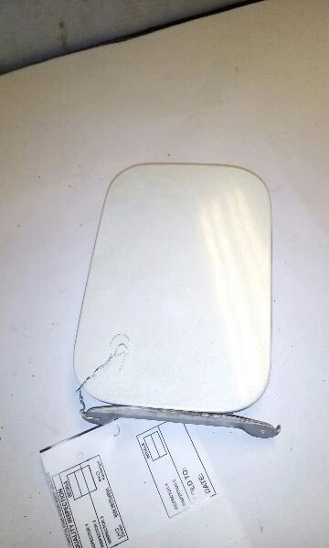 2004 Infiniti G35 4 portas sedã passageiro direito porta de enchimento de combustível - Imagem 2 de 4