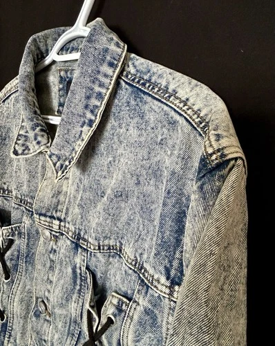 Forever 21 men’s  Blue Denim Jacket Lace-Up Sides Button Front Pockets  image 6