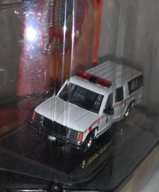 Code 3 Collectibles VIRGINIA BEACH FD COMMAND VEHICLE 1:64 (NEW) - Image 3 of 4