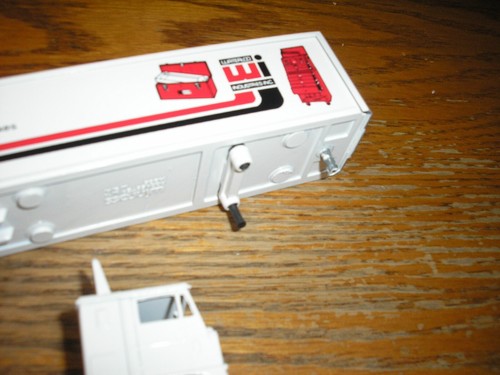 RARE 1/64 Winross Waterloo Industries Delivery Semi Tractor Trailer Free SHIP - Picture 7 of 7
