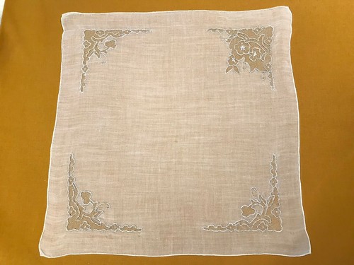 ⭐️Vintage Antique Madeira on Lace Floral Bridal Wedding Hankie⭐️ - 第 1/4 張圖片