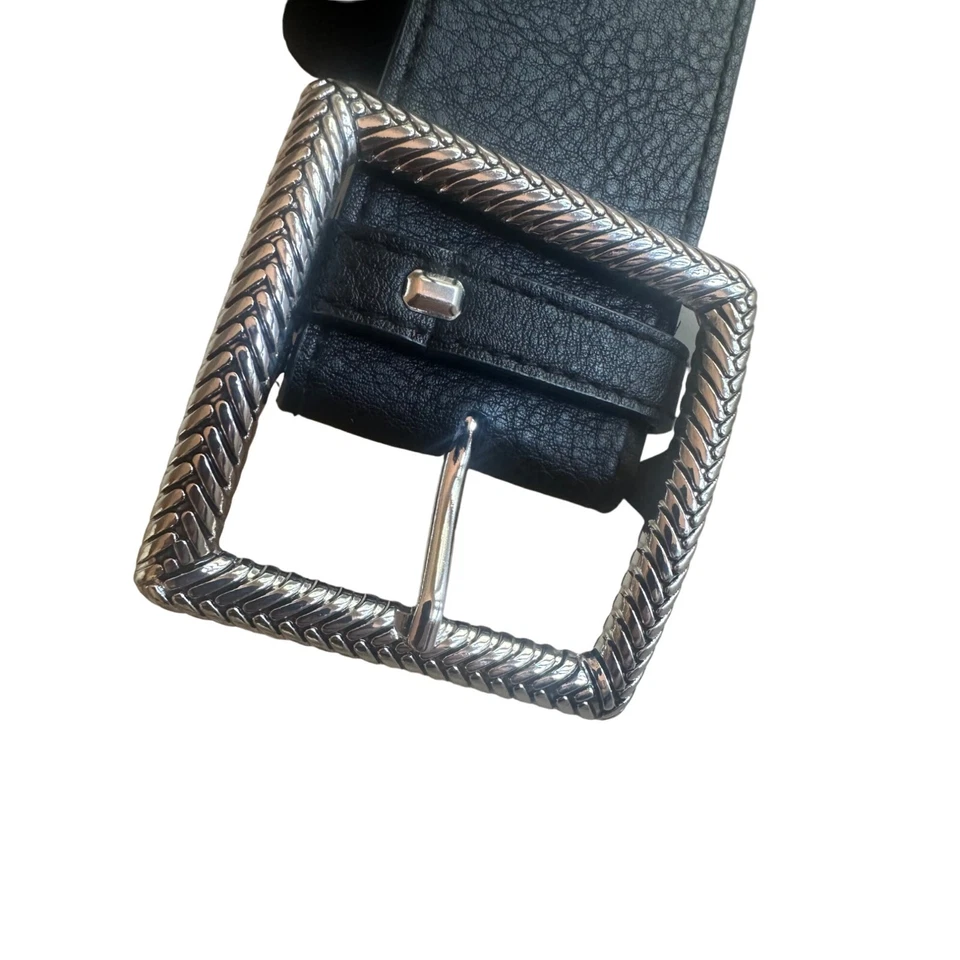 Cinturón Vince Camuto Negro Elástico Cuero Borde Talla Grande Foto 2 de 4