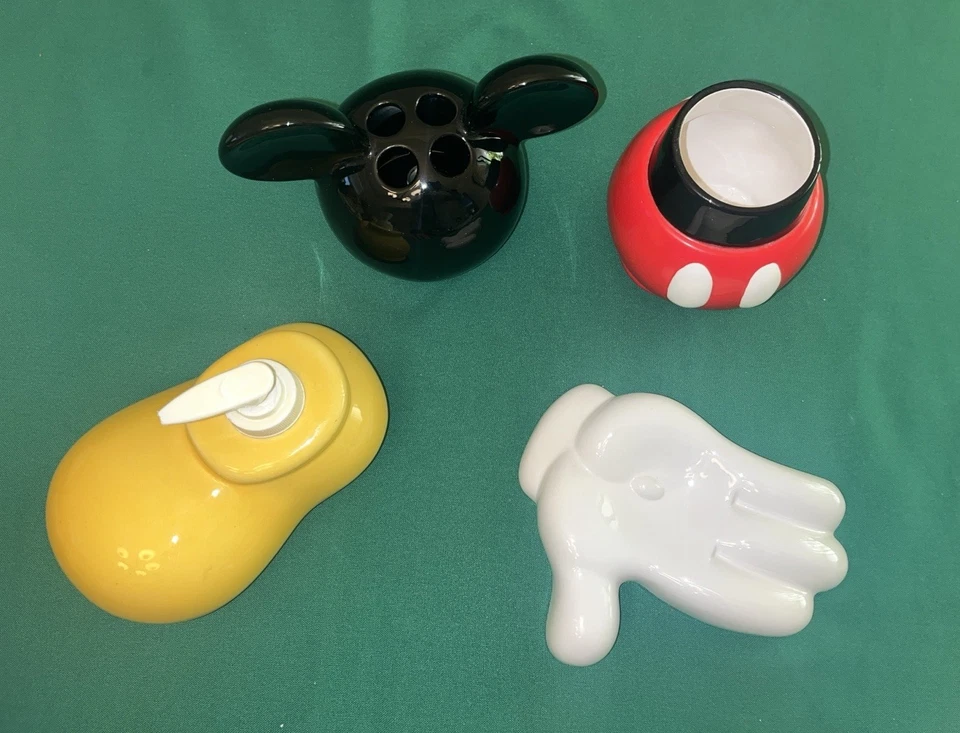 JUEGO DE BAÑO MICKEY MOUSE: DISPENSADOR DE JABÓN SOPORTE DE ESPIGA SOPORTE DE CEPILLO Y TAZA Foto 3 de 4