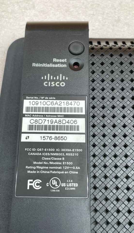Cisco Linksys E1500 300 Mbps Wireless‑N Router 4‑Port Gigabit Switch Unit Only  - Image 2 of 4