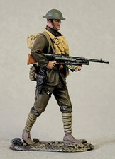 w-britain-us-marine-advancing-with-chauchat-belleau-wood-1918-13072