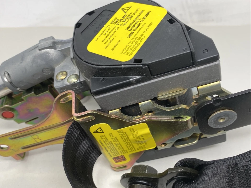 Cinturón de seguridad delantero derecho Daewoo Leganza 1997-2002 retractor negro Foto 3 de 4