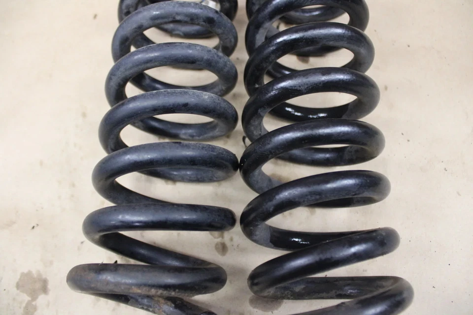 Par de muelles helicoidales traseros Chrysler 300 Dodge Magnum SRT8 2005-2010 Foto 4 de 4