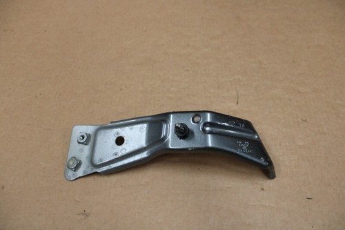 VW Jetta 5C Halterung Kotflügel Vorne Links Kotflügelhalter  5C6821137