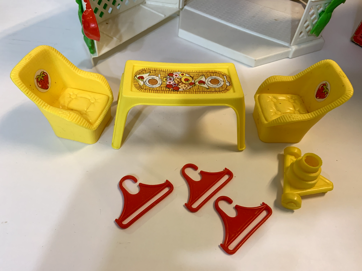 Vintage Strawberry Shortcake Garden House Gazebo 1981 43450 AS IS