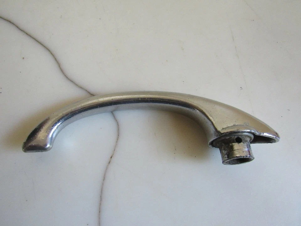Manija de puerta de coche OEM 1941 Chrysler C28 C30 Royal Windsor Saratoga Foto 3 de 4