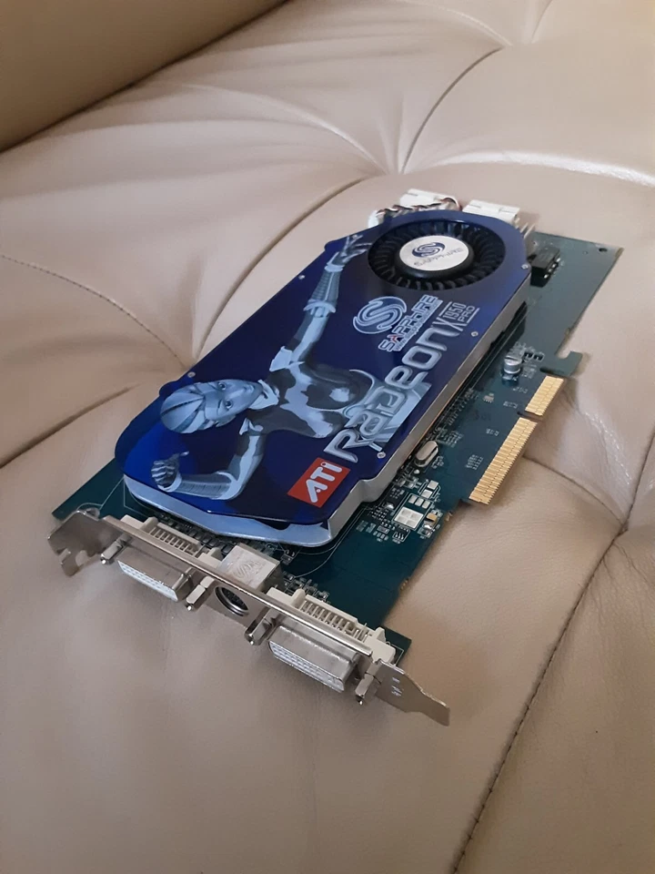 Scheda video Sapphire Ati Radeon X1950 Pro 512MB AGP - Immagine 2 di 4