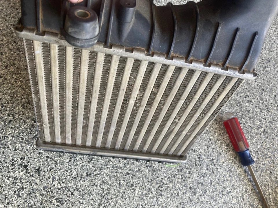  Saab Classic 900 16 Valve Turbo Intercooler 7599418 Blackstone 1986 to 1994 Foto 3 de 4