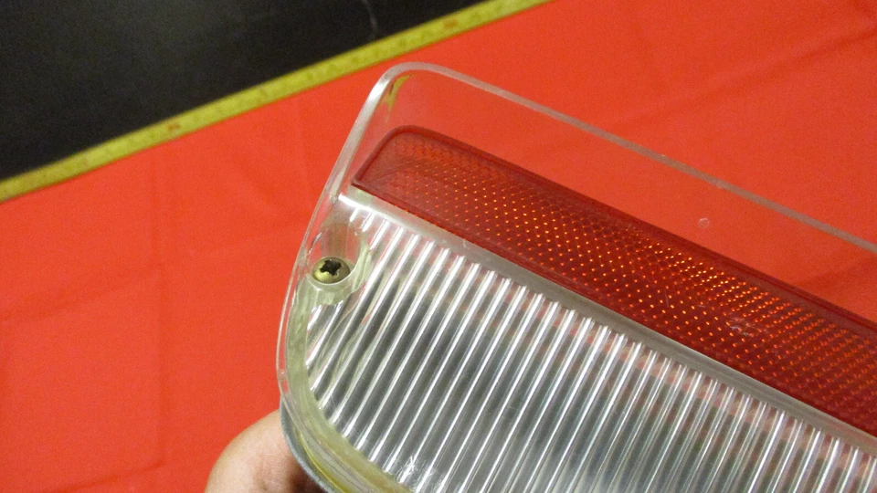 1974-1976 CHRYSLER NEWPORT BACK UP LIGHT ASSEMBLY - Image 3 of 4