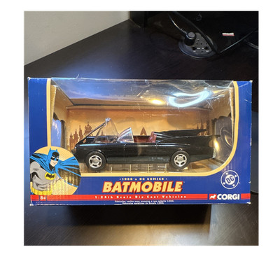 Corgi DC Comics Batmobile 1:24 Diecast Car Opening Hood Engine No. 77505