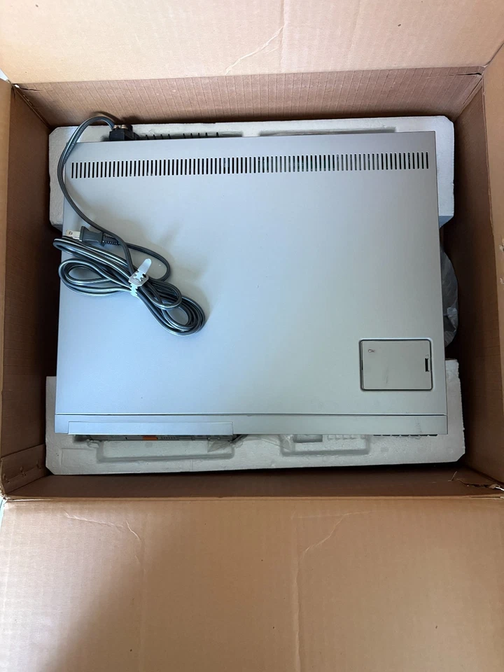 Sony Betamax SL-2500 VCR Probado Funciona De Colección Años 80 Nueva Caja Manuales Cables Limpio Foto 3 de 4