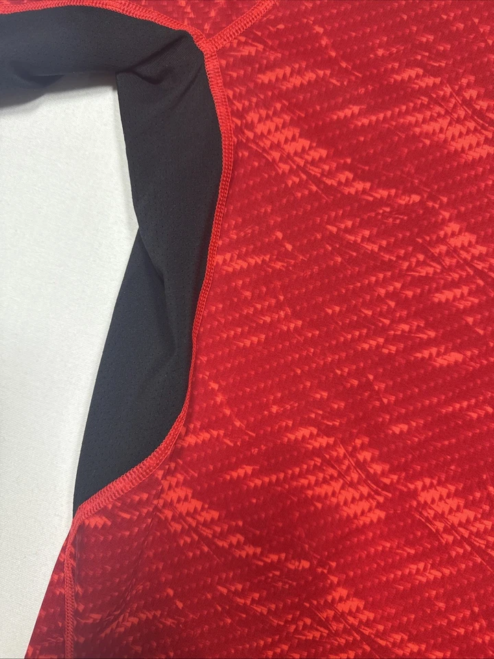 Under Armour men's XL Compression Heat Gear Red Tight Muscle Gym Shirt - Image 3 of 4
