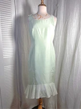 Due Per Due Veste | Women’s | Dress Suit | Size 8 | Vintage Mint 2 Piece Dress S