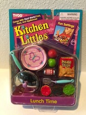 NEW in Package 1995 Tyco Kitchen Littles Lunch Time Fun Settings for Barbies