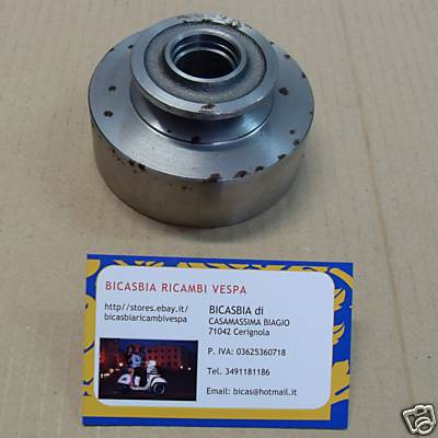 Kit Embrayage (campana Frizione) D'occasion Pour Piaggio Beverly 125 - Comprend Correcteur De Couple - Bon état