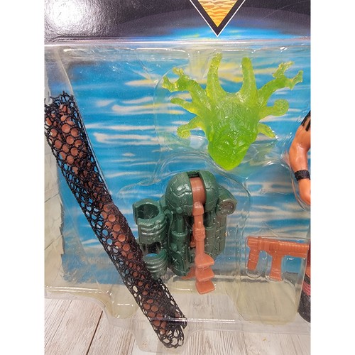 Waterworld Kevin Costner Atoll Enforcer Action Figure Kenner 1995 - Picture 6 of 6