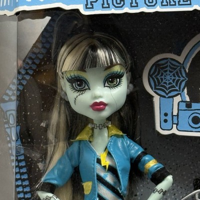   2012 Monster High     Picture Day Frankie Stein NIB Gen 1 Adult Owned