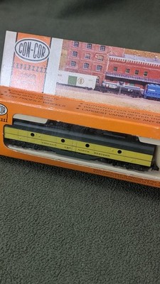 Con-Cur N Scale 1:160 Chicago & NorthWestern EMD E-8 Diesel Locomotive w/ box
