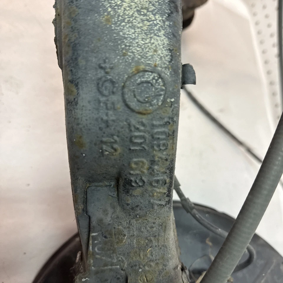 BMW E46 318 323 325 328 Right Passenger Rear Trailing Control Arm w/ Spindle - Image 2 of 4