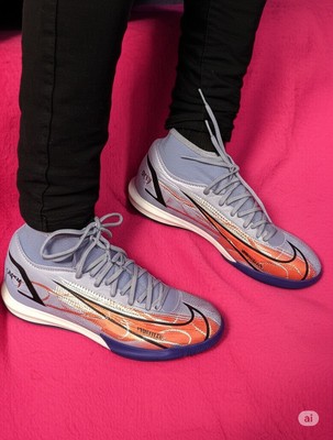 Nike Men\'s Superfly 8 Kylian Mbappe ‘Flame’ Indoor Soccer Sneakers Size 5 US Size 5 - Kylian Mbappé x Nike Mercurial Superfly 8 Academy  main image 2