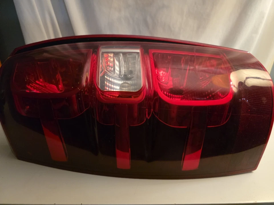 Chevrolet Avalanche 1500 2007 diestro/izquierdo pasajero/conductor luz trasera lámpara OEM Foto 2 de 4